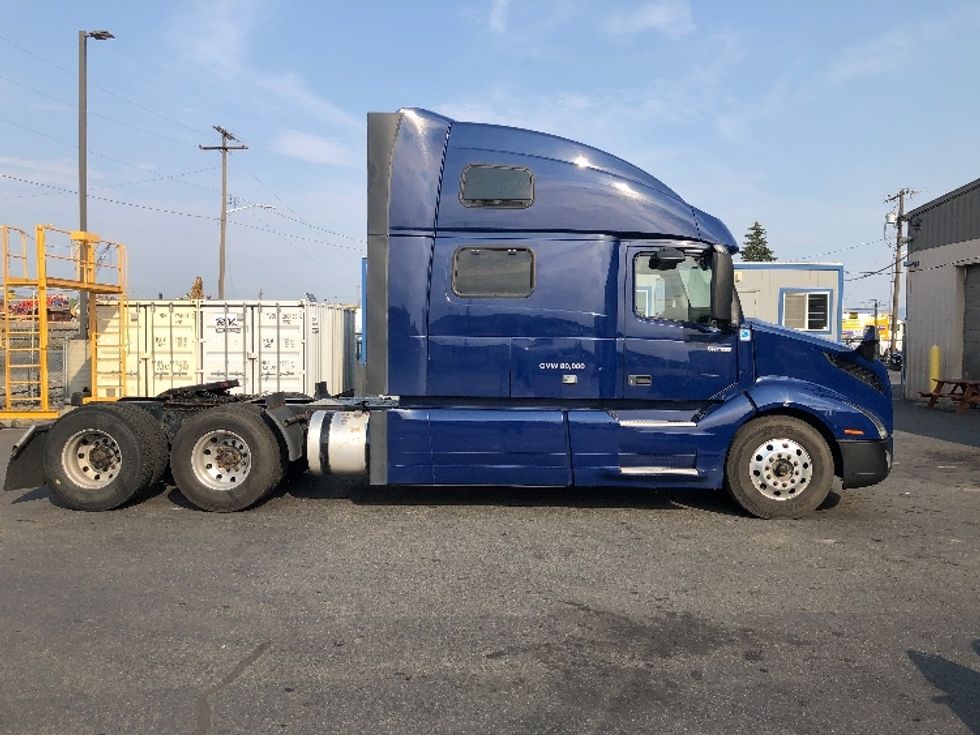 Sleeper Tractor-Heavy Duty Tractors-Volvo-2019-VNL64860-Spokane Valley-WA-656,840\n\t\tmiles-$ 64,250 - Image 8