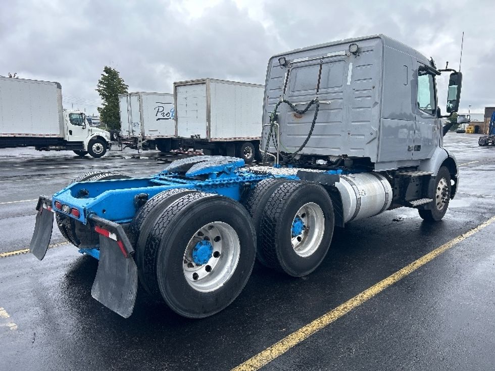 Sleeper Tractor-Heavy Duty Tractors-Volvo-2019-VNR64400-Cambridge-ON-771,046\n\t\tkm-$ 57,000 - Image 7