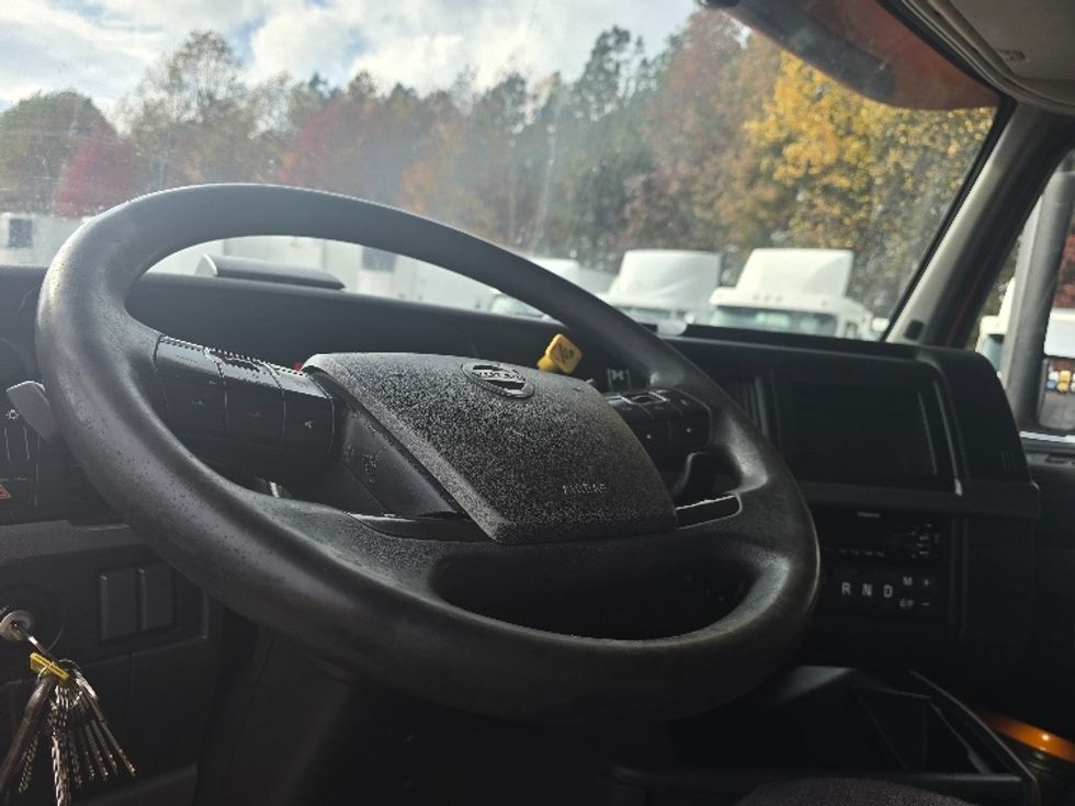 Sleeper Tractor-Heavy Duty Tractors-Volvo-2019-VNR64640-Duluth-GA-470,461\n\t\tmiles-$ 51,500 - Image 10