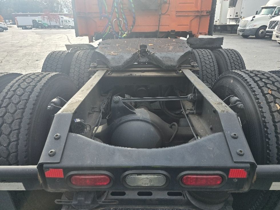 Sleeper Tractor-Heavy Duty Tractors-Volvo-2019-VNR64640-Duluth-GA-470,461\n\t\tmiles-$ 51,500 - Image 6