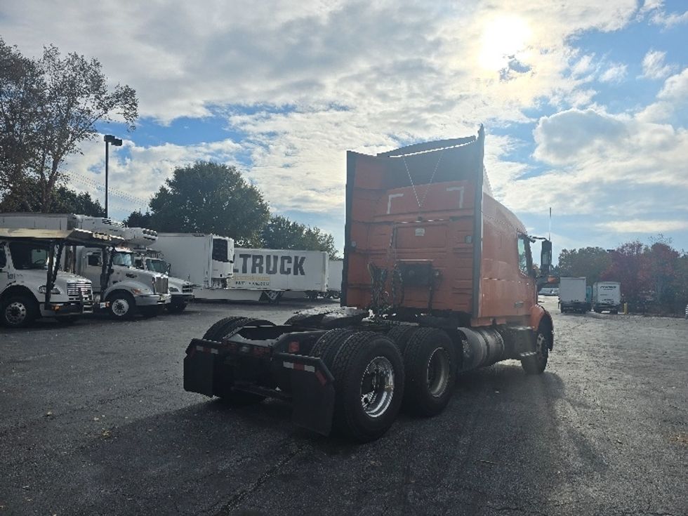 Sleeper Tractor-Heavy Duty Tractors-Volvo-2019-VNR64640-Duluth-GA-470,461\n\t\tmiles-$ 51,500 - Image 7