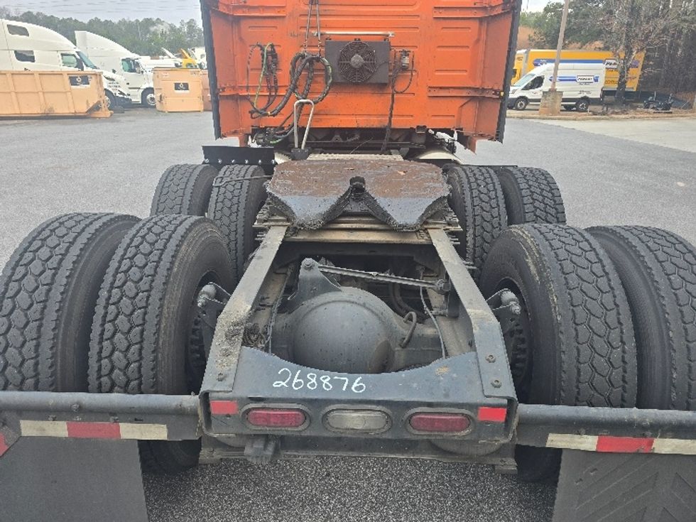 Sleeper Tractor-Heavy Duty Tractors-Volvo-2019-VNR64640-Duluth-GA-521,390\n\t\tmiles-$ 42,750 - Image 6