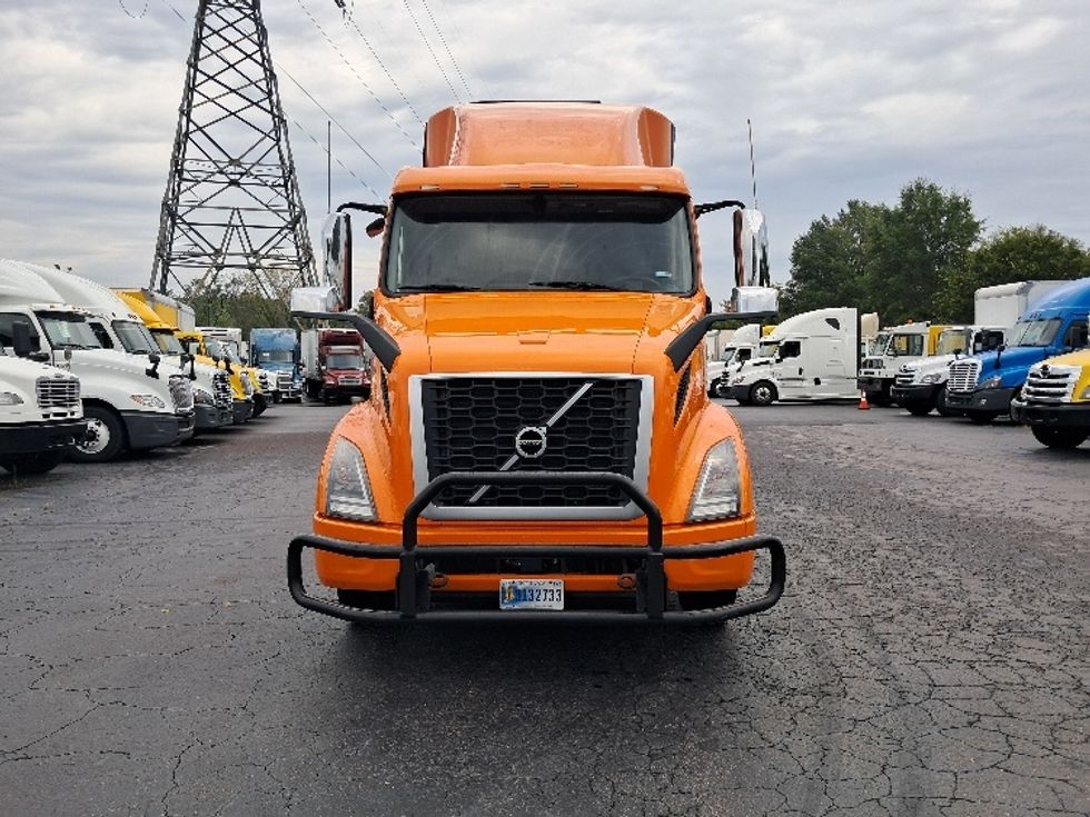 Sleeper Tractor-Heavy Duty Tractors-Volvo-2019-VNR64640-Greensboro-NC-356,123\n\t\tmiles-$ 57,750 - Image 2