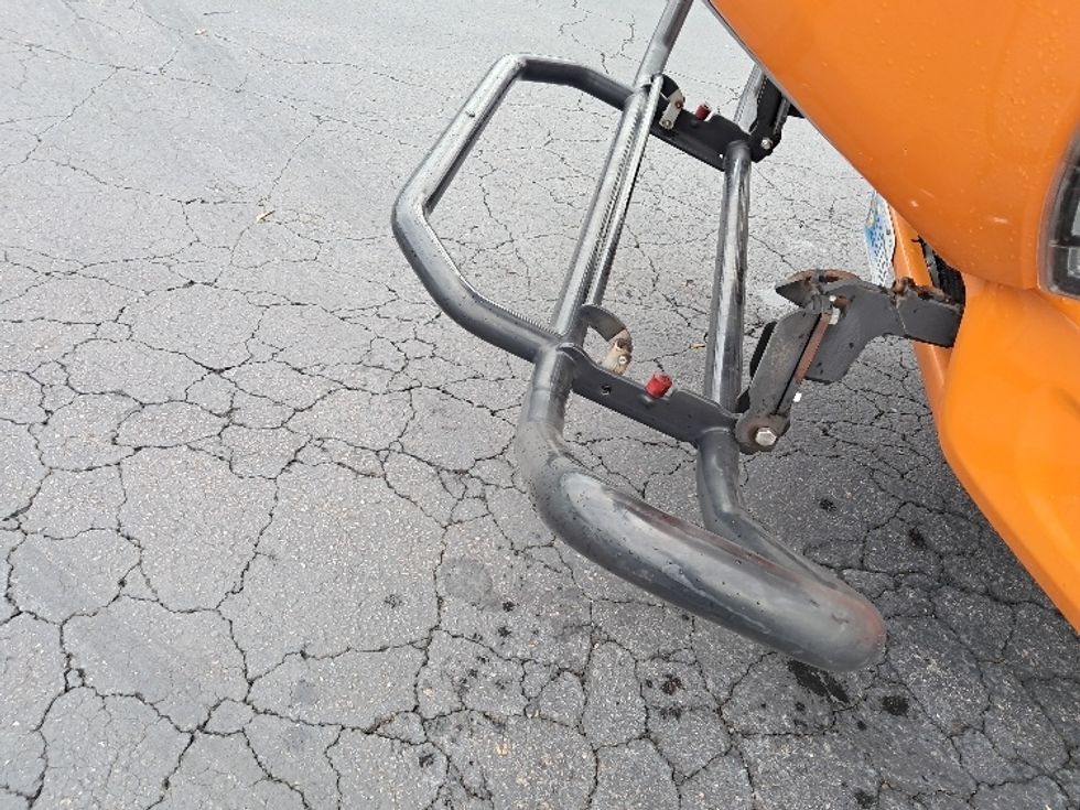 Sleeper Tractor-Heavy Duty Tractors-Volvo-2019-VNR64640-Greensboro-NC-356,123\n\t\tmiles-$ 57,750 - Image 22