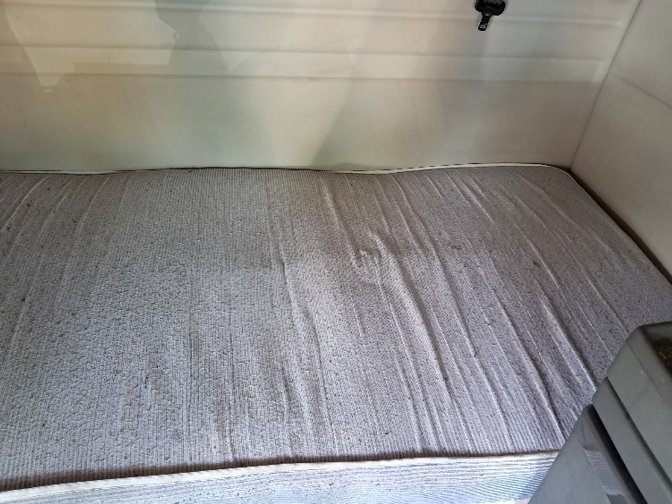 Sleeper Tractor-Heavy Duty Tractors-Volvo-2019-VNR64640-Greensboro-NC-363,717\n\t\tmiles-$ 61,250 - Image 17