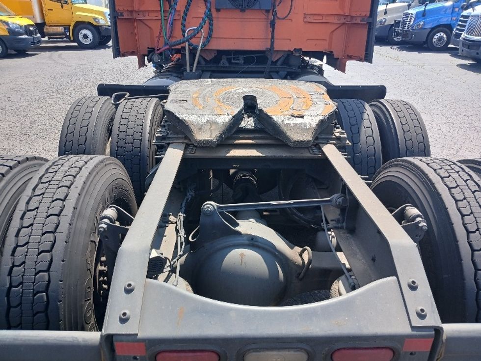 Sleeper Tractor-Heavy Duty Tractors-Volvo-2019-VNR64640-Greensboro-NC-370,323\n\t\tmiles-$ 60,750 - Image 6