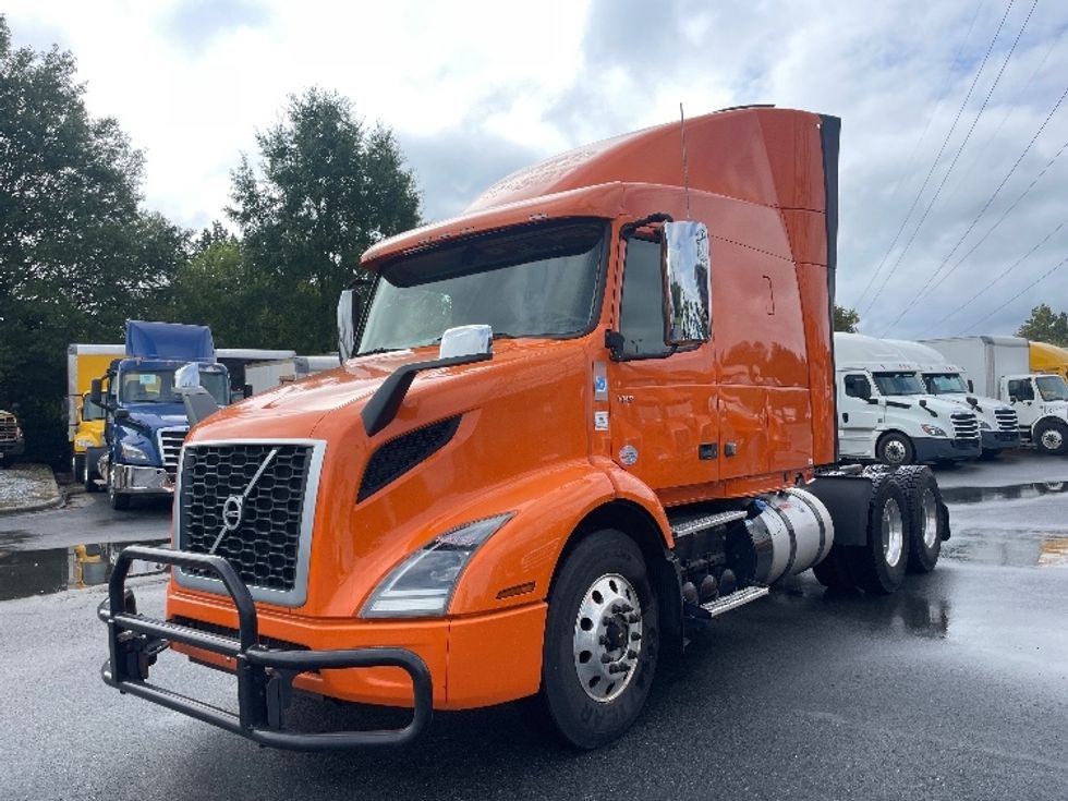 2019 Volvo Truck VNR photo 3