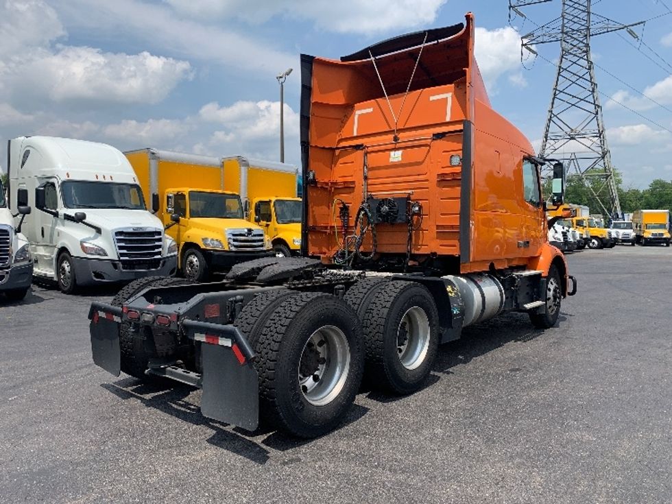 Sleeper Tractor-Heavy Duty Tractors-Volvo-2019-VNR64640-Greensboro-NC-412,743\n\t\tmiles-$ 58,500 - Image 7