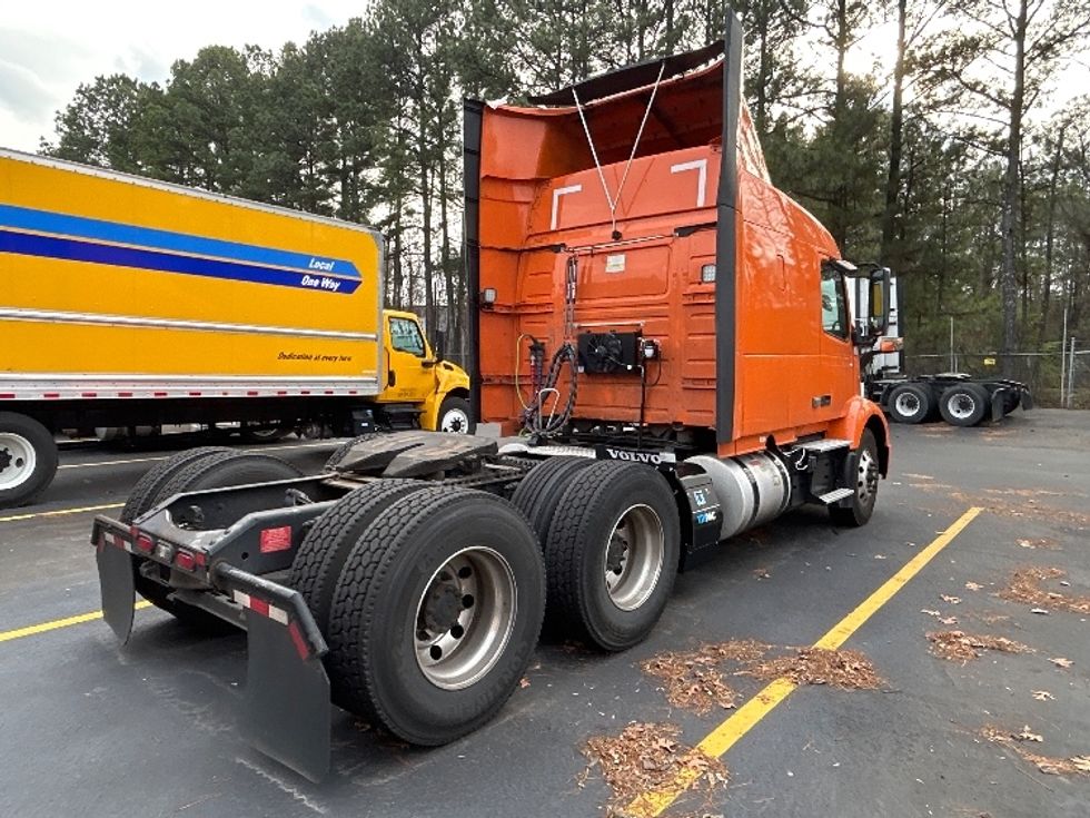 Sleeper Tractor-Heavy Duty Tractors-Volvo-2019-VNR64640-Norcross-GA-477,267\n\t\tmiles-$ 45,000 - Image 7