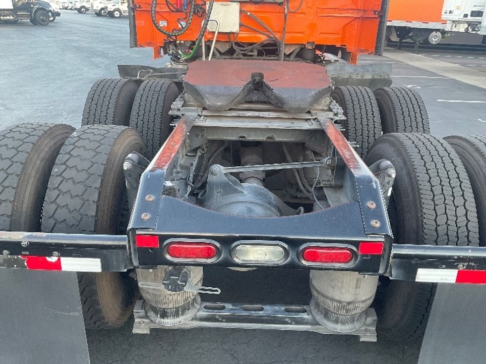 Sleeper Tractor-Heavy Duty Tractors-Volvo-2019-VNR64640-Torrance-CA-295,918\n\t\tmiles-$ 67,500 - Image 6