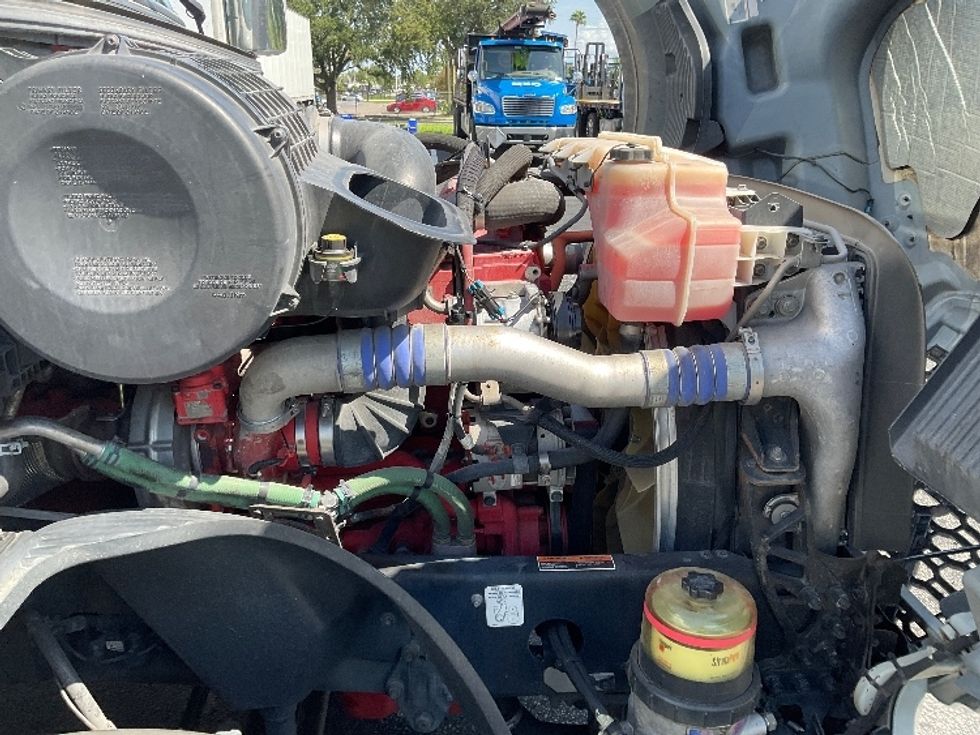 Sleeper Tractor-Heavy Duty Tractors-Volvo-2020-VNL64400-Saint Petersburg-FL-306,435\n\t\tmiles-$ 71,750 - Image 20