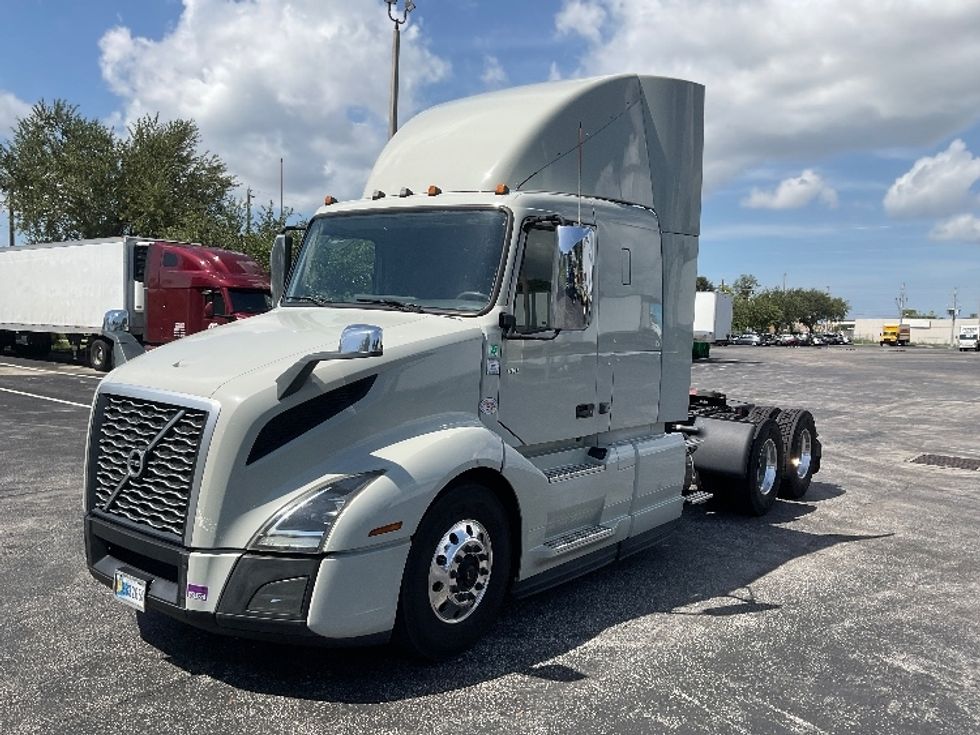 Sleeper Tractor-Heavy Duty Tractors-Volvo-2020-VNL64400-Tampa-FL-242,975\n\t\tmiles-$ 74,750 - Image 3