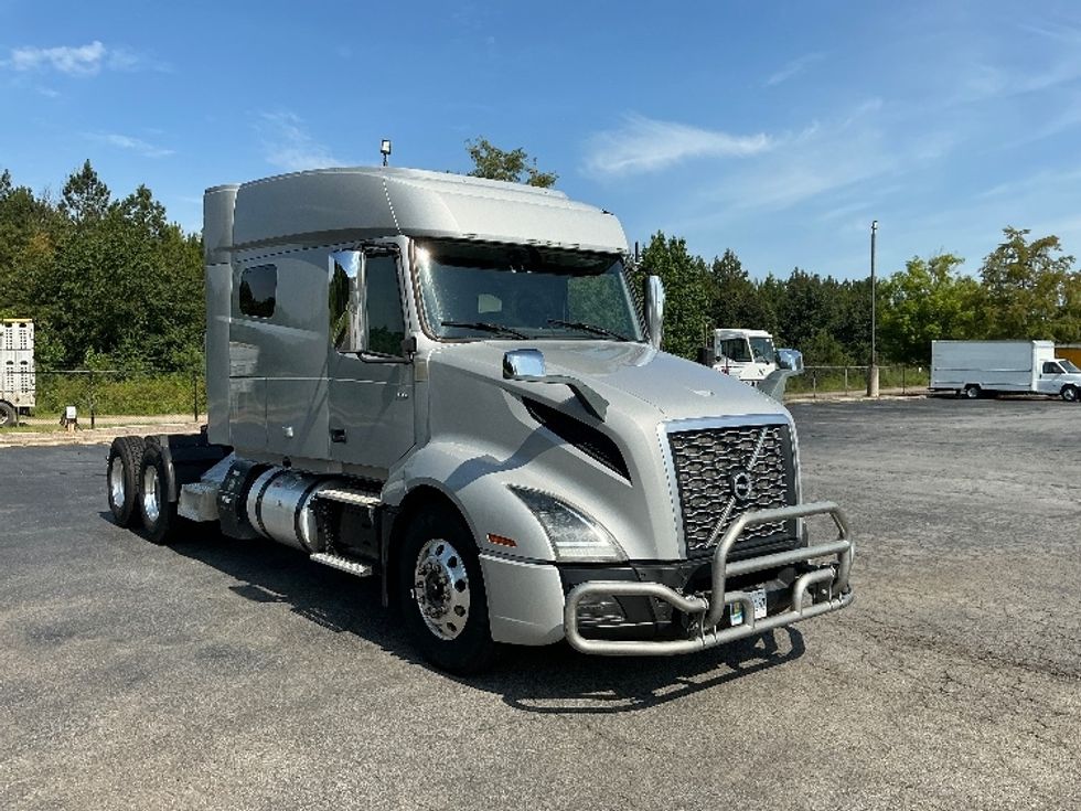 Sleeper Tractor-Heavy Duty Tractors-Volvo-2020-VNL64740-Augusta-GA-480,752\n\t\tmiles-$ 64,500 - Image 1