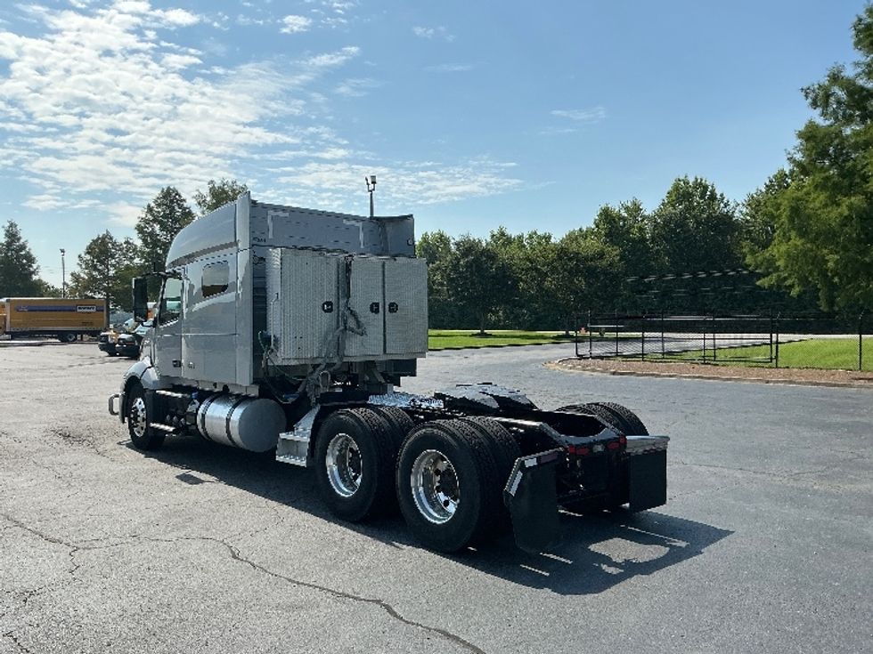 Sleeper Tractor-Heavy Duty Tractors-Volvo-2020-VNL64740-Augusta-GA-480,752\n\t\tmiles-$ 64,500 - Image 5