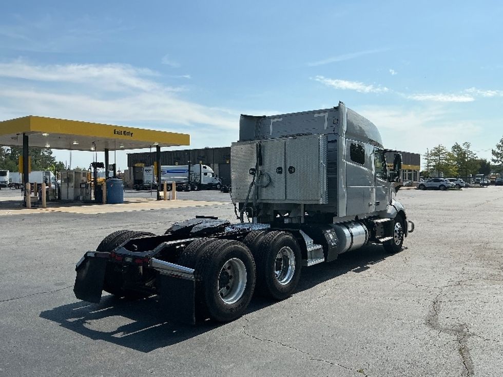 Sleeper Tractor-Heavy Duty Tractors-Volvo-2020-VNL64740-Augusta-GA-480,752\n\t\tmiles-$ 64,500 - Image 7