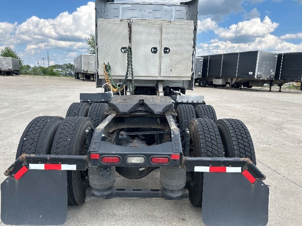 Sleeper Tractor-Heavy Duty Tractors-Volvo-2020-VNL64740-Bowling Green-KY-523,231\n\t\tmiles-$ 60,000 - Image 6