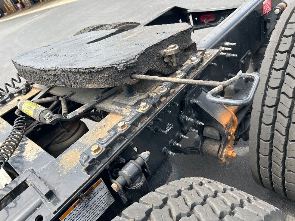 Sleeper Tractor-Heavy Duty Tractors-Volvo-2020-VNL64740-Denver-CO-734,655\n\t\tmiles-$ 45,750 - Image 22