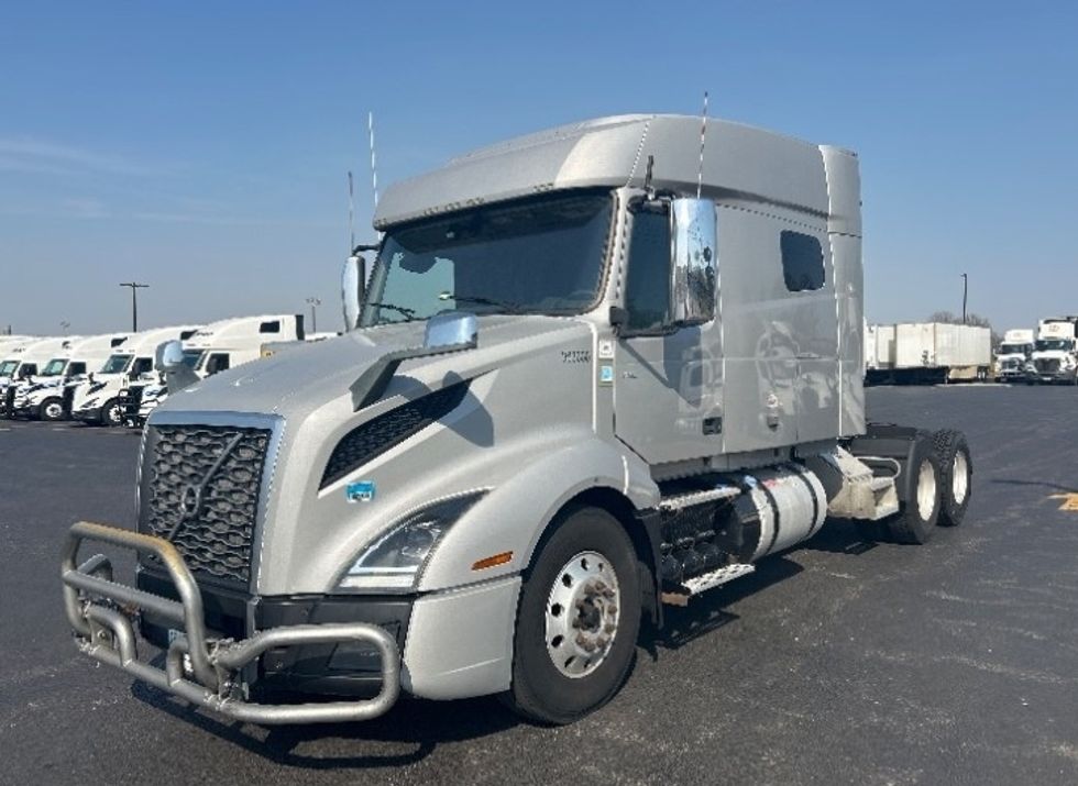Sleeper Tractor-Heavy Duty Tractors-Volvo-2020-VNL64740-Denver-CO-734,655\n\t\tmiles-$ 45,750 - Image 3
