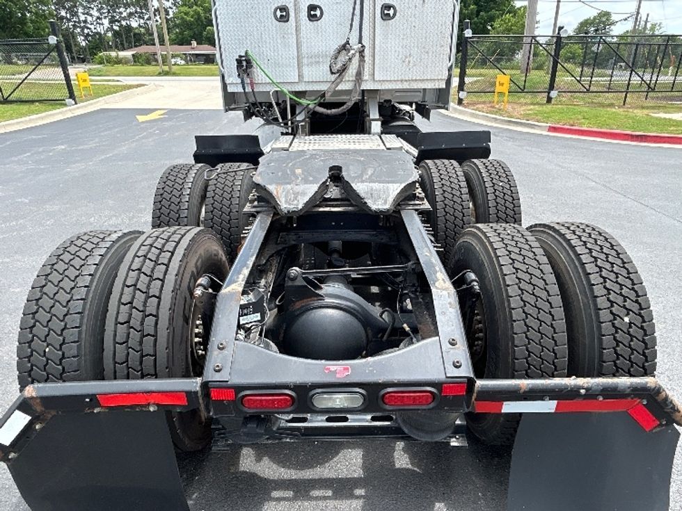 Sleeper Tractor-Heavy Duty Tractors-Volvo-2020-VNL64740-Denver-CO-734,655\n\t\tmiles-$ 45,750 - Image 6