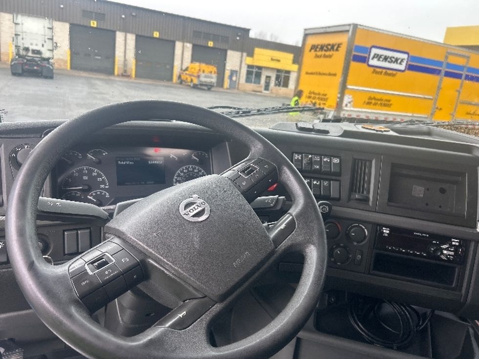 Sleeper Tractor-Heavy Duty Tractors-Volvo-2020-VNL64740-Greensboro-NC-534,492\n\t\tmiles-$ 54,750 - Image 11