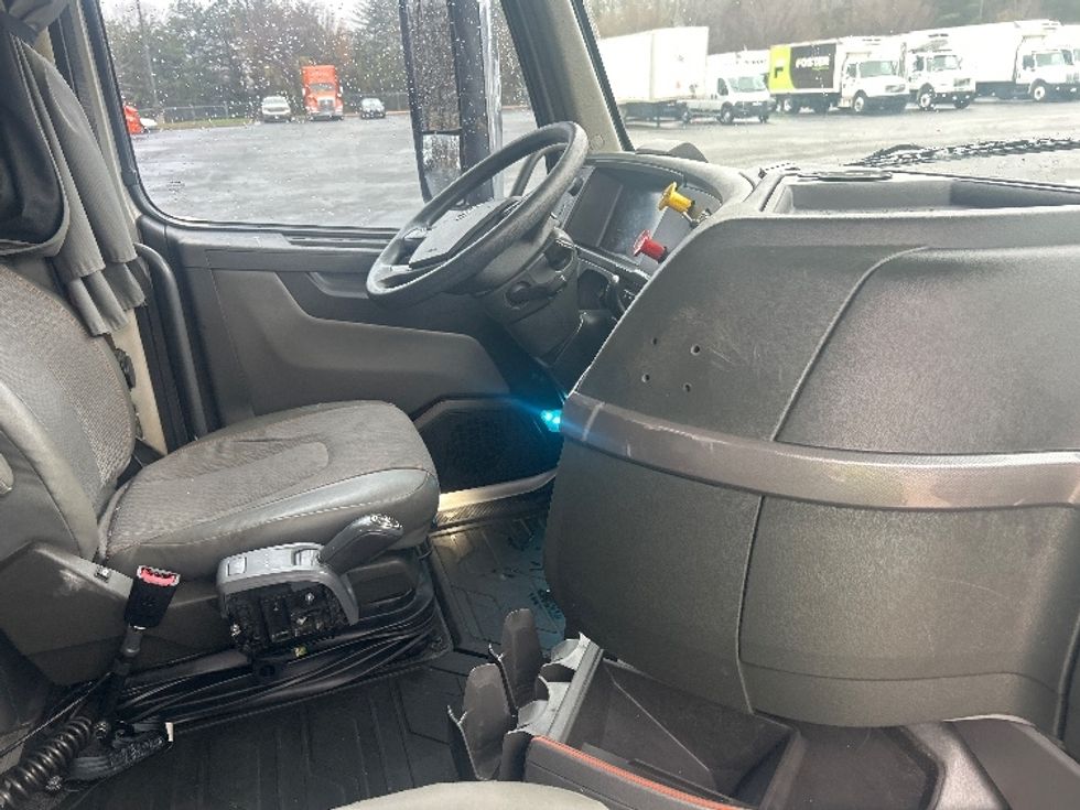 Sleeper Tractor-Heavy Duty Tractors-Volvo-2020-VNL64740-Greensboro-NC-534,492\n\t\tmiles-$ 54,750 - Image 15