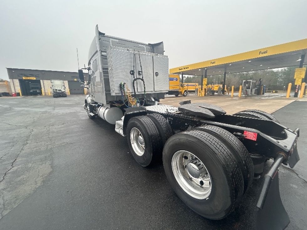 Sleeper Tractor-Heavy Duty Tractors-Volvo-2020-VNL64740-Greensboro-NC-534,492\n\t\tmiles-$ 54,750 - Image 5