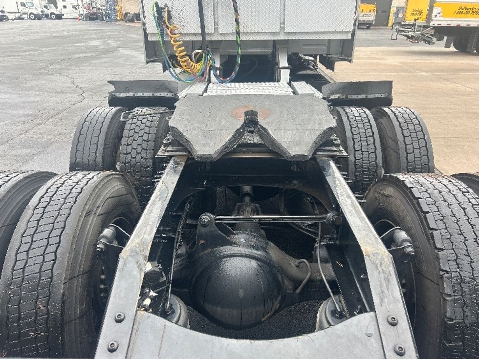 Sleeper Tractor-Heavy Duty Tractors-Volvo-2020-VNL64740-Greensboro-NC-534,492\n\t\tmiles-$ 54,750 - Image 6