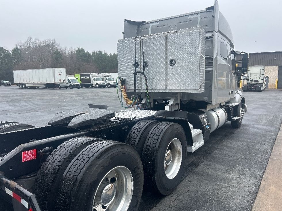Sleeper Tractor-Heavy Duty Tractors-Volvo-2020-VNL64740-Greensboro-NC-534,492\n\t\tmiles-$ 54,750 - Image 7