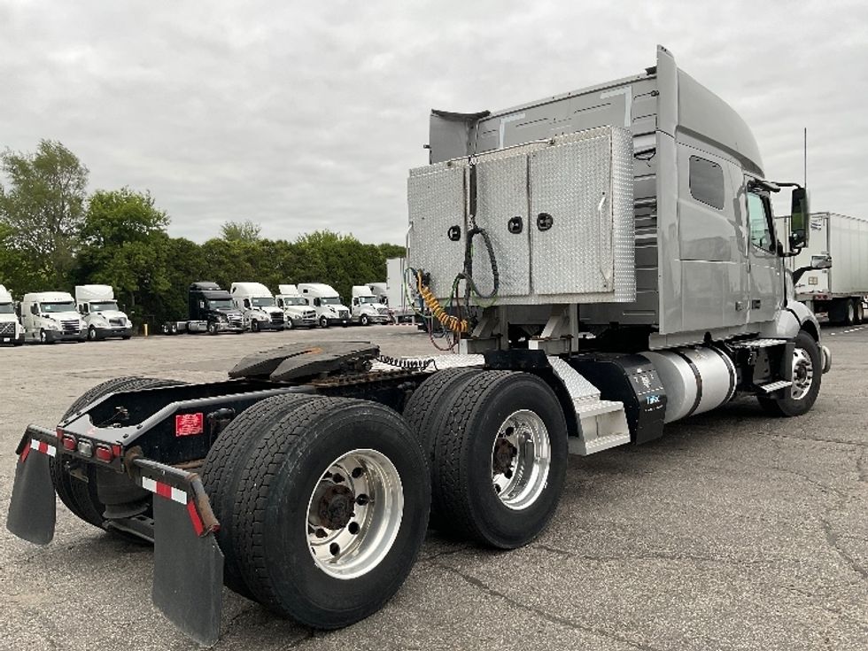 Sleeper Tractor-Heavy Duty Tractors-Volvo-2020-VNL64740-La Porte-IN-501,636\n\t\tmiles-$ 60,250 - Image 7