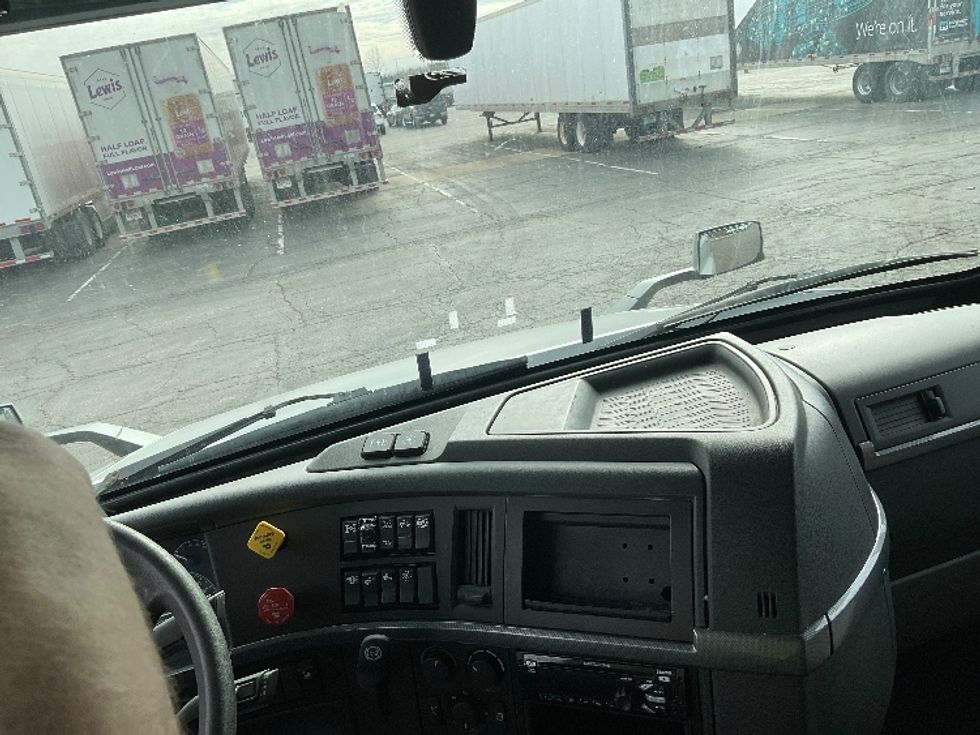 Sleeper Tractor-Heavy Duty Tractors-Volvo-2020-VNL64740-La Porte-IN-530,350\n\t\tmiles-$ 50,500 - Image 12