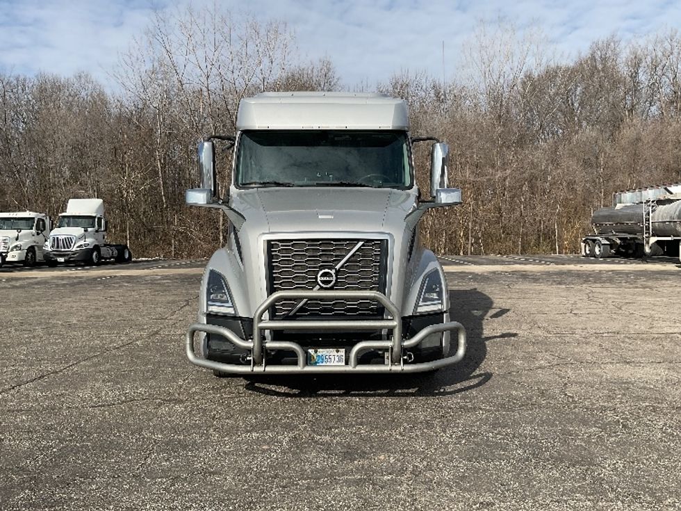 Sleeper Tractor-Heavy Duty Tractors-Volvo-2020-VNL64740-La Porte-IN-530,350\n\t\tmiles-$ 50,500 - Image 2