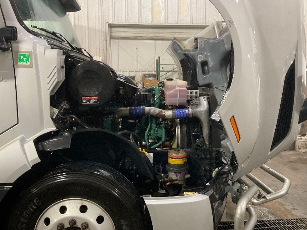 Sleeper Tractor-Heavy Duty Tractors-Volvo-2020-VNL64740-La Porte-IN-530,350\n\t\tmiles-$ 50,500 - Image 20