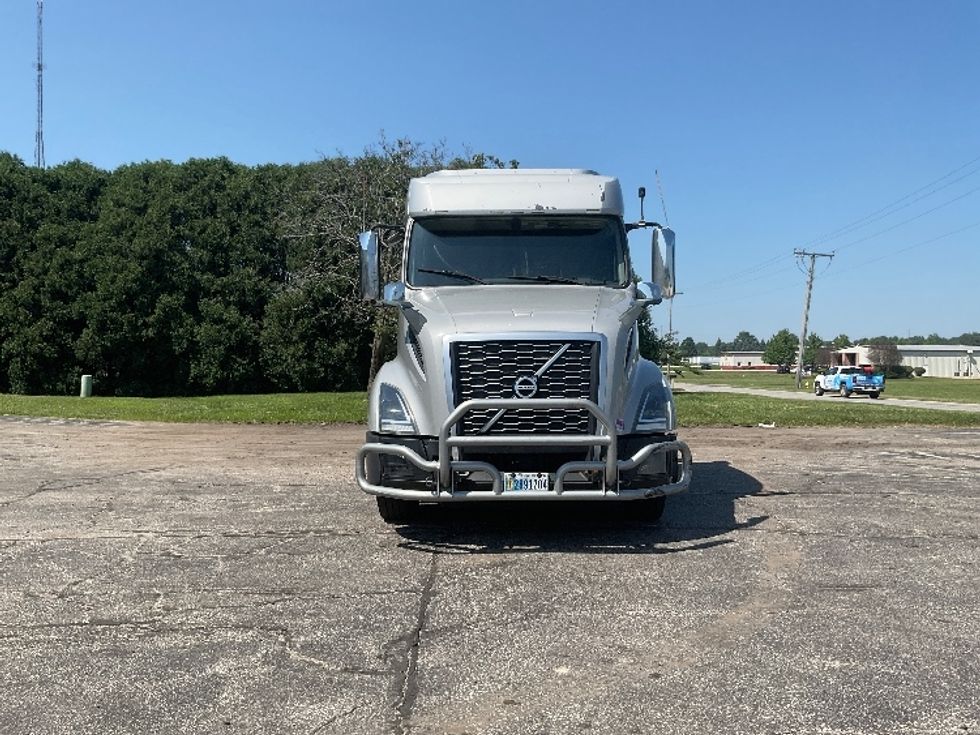 Sleeper Tractor-Heavy Duty Tractors-Volvo-2020-VNL64740-La Porte-IN-628,734\n\t\tmiles-$ 54,000 - Image 2