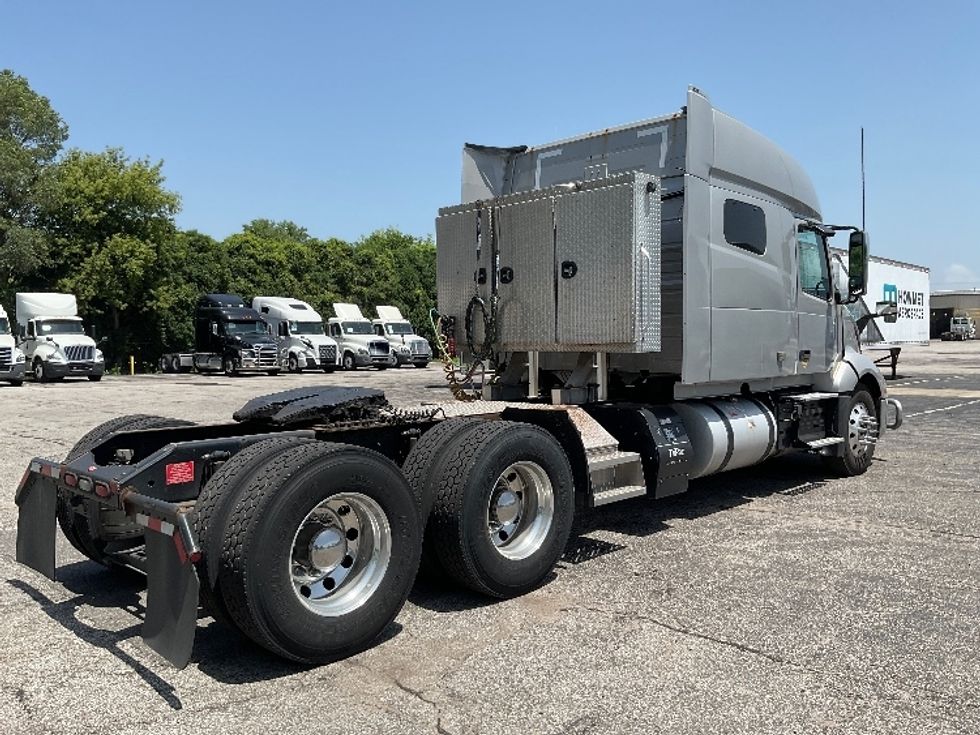 Sleeper Tractor-Heavy Duty Tractors-Volvo-2020-VNL64740-La Porte-IN-647,440\n\t\tmiles-$ 53,000 - Image 7