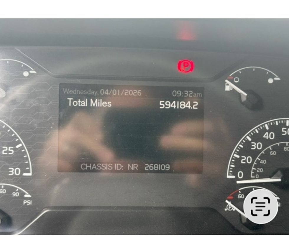 Sleeper Tractor-Heavy Duty Tractors-Volvo-2020-VNL64740-Lowell-AR-594,184\n\t\tmiles-$ 52,250 - Image 24