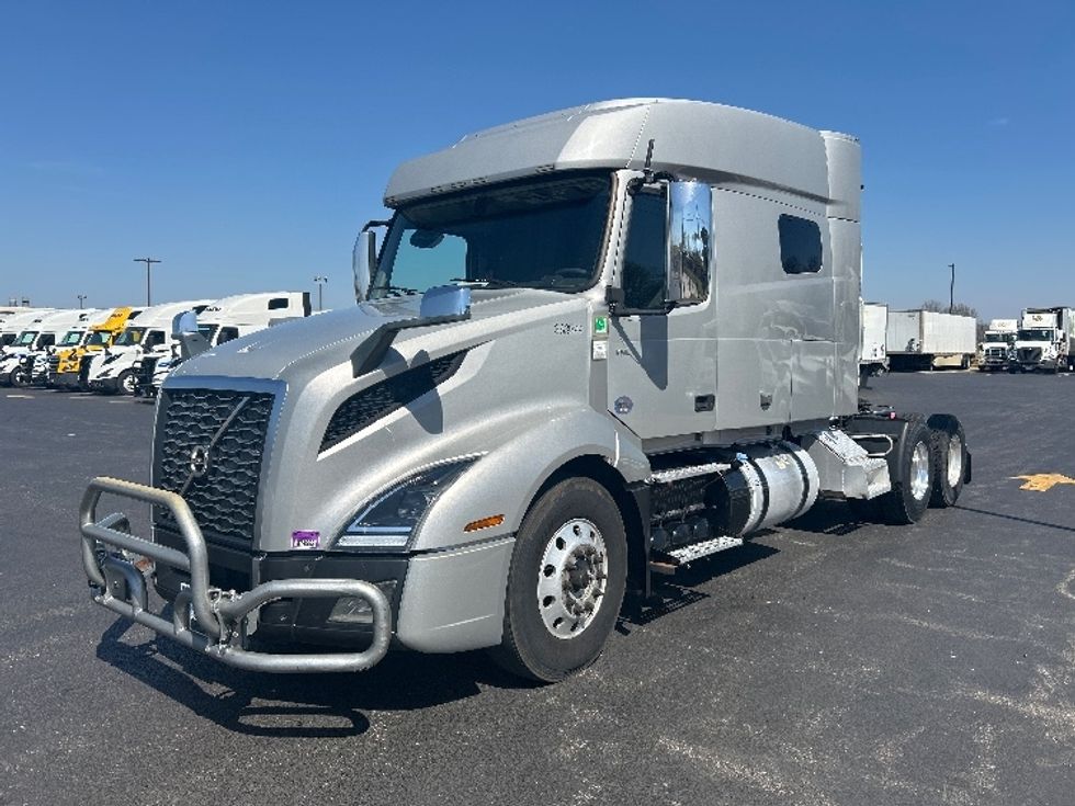 Sleeper Tractor-Heavy Duty Tractors-Volvo-2020-VNL64740-Lowell-AR-594,184\n\t\tmiles-$ 52,250 - Image 3