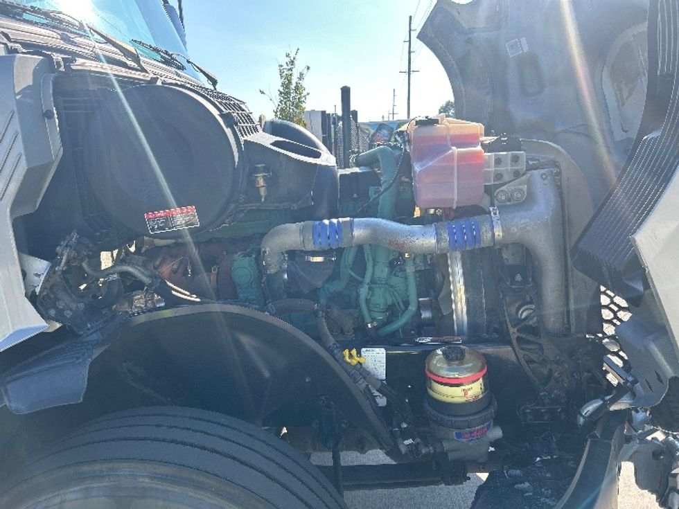 Sleeper Tractor-Heavy Duty Tractors-Volvo-2020-VNL64740-Lowell-AR-654,052\n\t\tmiles-$ 58,250 - Image 20