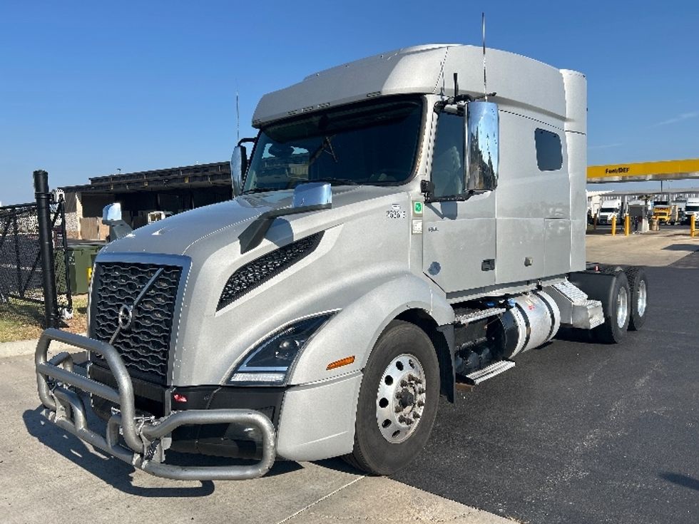 Sleeper Tractor-Heavy Duty Tractors-Volvo-2020-VNL64740-Lowell-AR-654,052\n\t\tmiles-$ 58,250 - Image 3