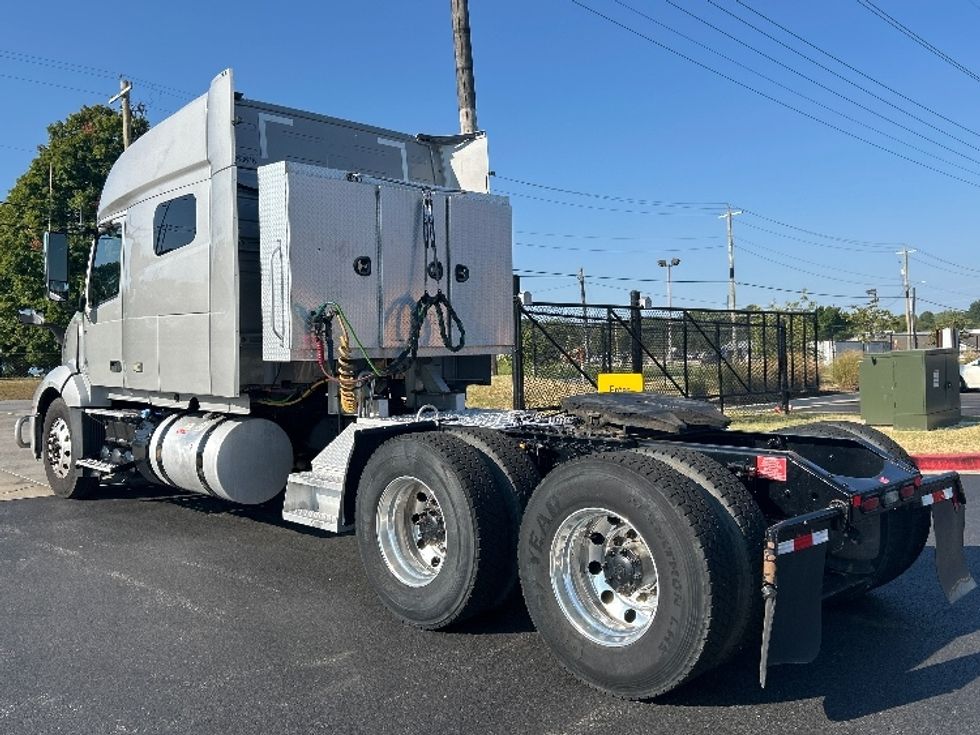 Sleeper Tractor-Heavy Duty Tractors-Volvo-2020-VNL64740-Lowell-AR-654,052\n\t\tmiles-$ 58,250 - Image 5