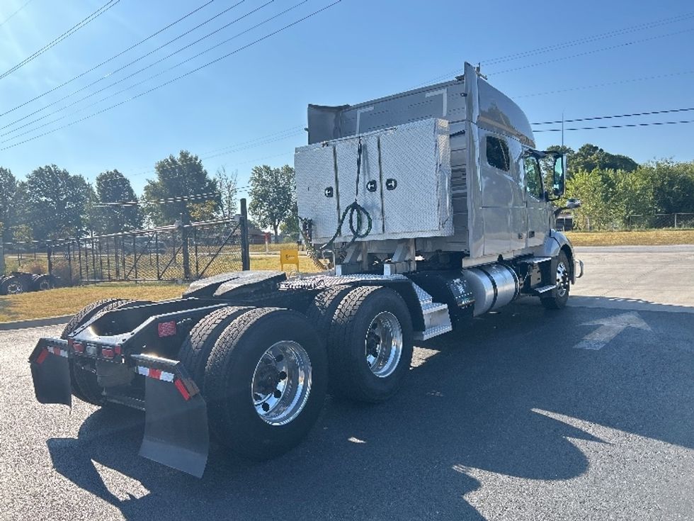 Sleeper Tractor-Heavy Duty Tractors-Volvo-2020-VNL64740-Lowell-AR-654,052\n\t\tmiles-$ 58,250 - Image 7