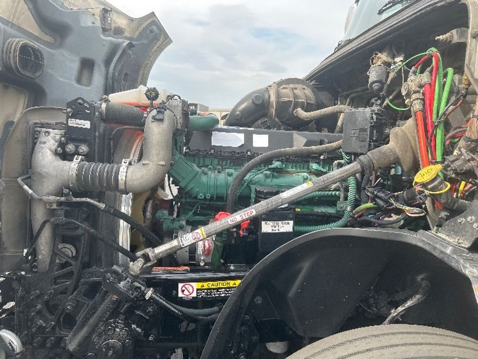 Sleeper Tractor-Heavy Duty Tractors-Volvo-2020-VNL64740-Lowell-AR-699,729\n\t\tmiles-$ 43,500 - Image 20