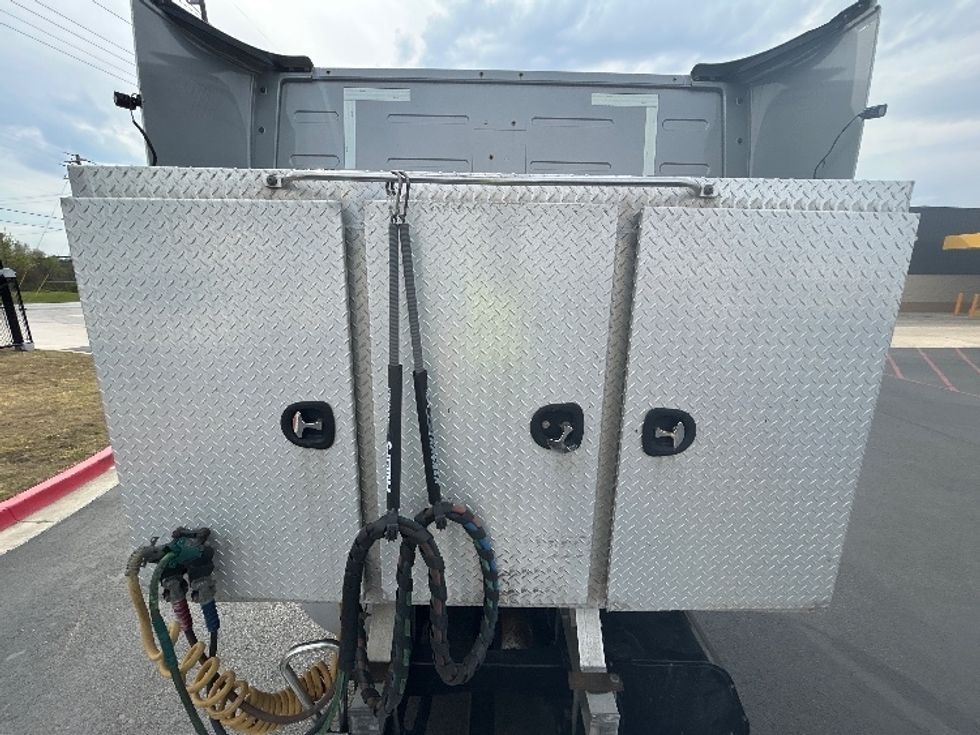 Sleeper Tractor-Heavy Duty Tractors-Volvo-2020-VNL64740-Lowell-AR-699,729\n\t\tmiles-$ 43,500 - Image 21