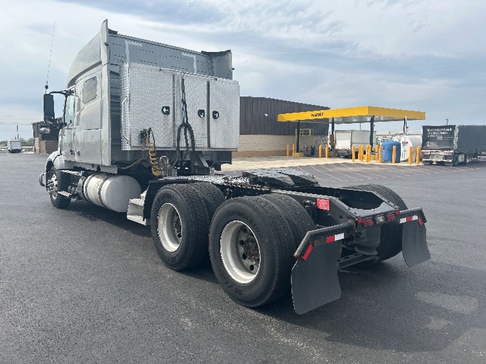 Sleeper Tractor-Heavy Duty Tractors-Volvo-2020-VNL64740-Lowell-AR-699,729\n\t\tmiles-$ 43,500 - Image 5