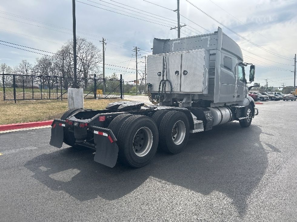 Sleeper Tractor-Heavy Duty Tractors-Volvo-2020-VNL64740-Lowell-AR-699,729\n\t\tmiles-$ 43,500 - Image 7