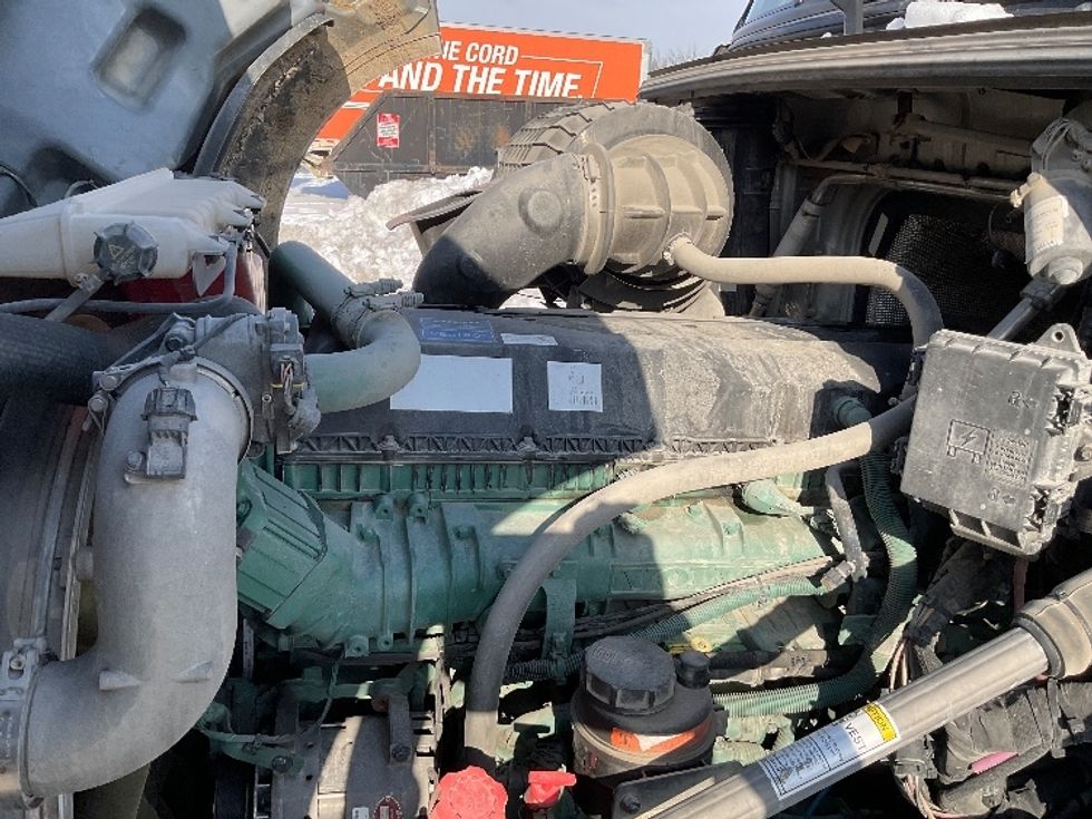 Sleeper Tractor-Heavy Duty Tractors-Volvo-2020-VNL64740-Moberly-MO-512,611\n\t\tmiles-$ 57,000 - Image 21