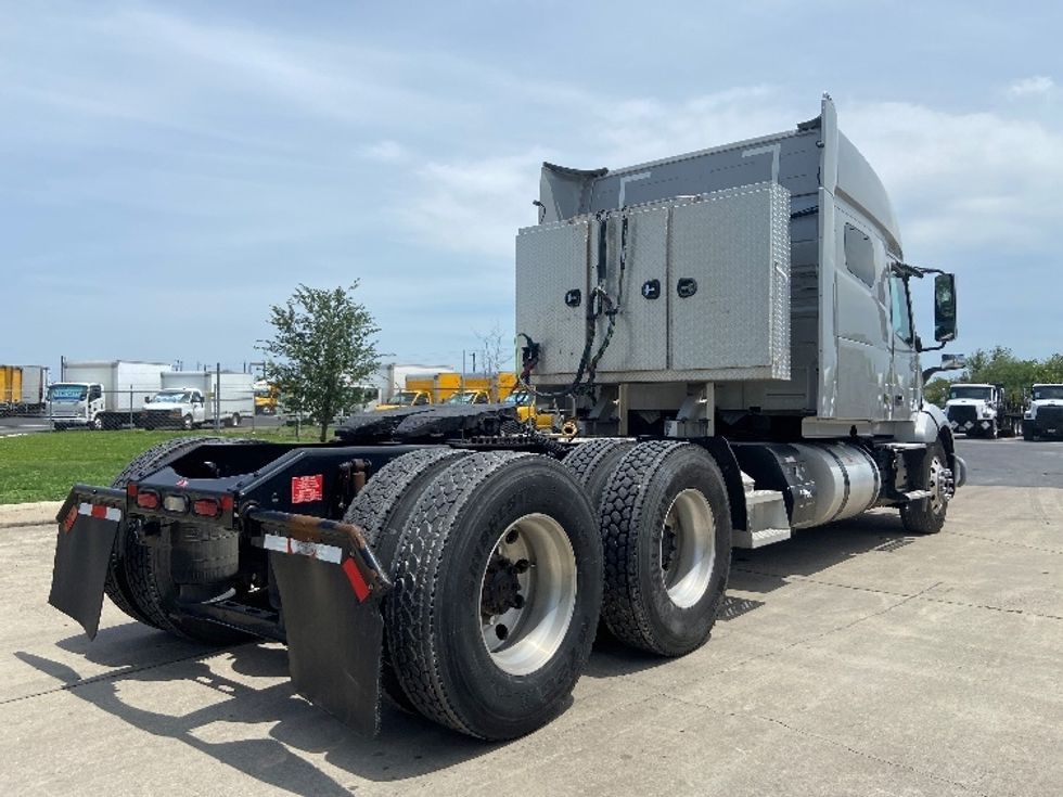 Sleeper Tractor-Heavy Duty Tractors-Volvo-2020-VNL64740-San Antonio-TX-519,811\n\t\tmiles-$ 60,750 - Image 7
