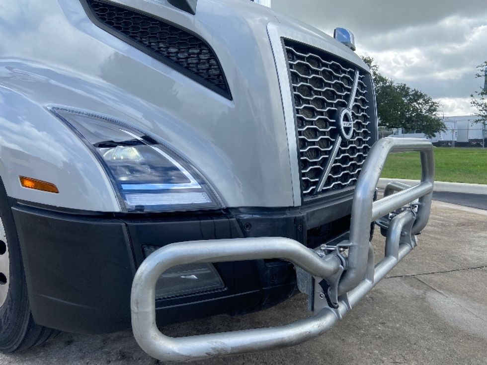 Sleeper Tractor-Heavy Duty Tractors-Volvo-2020-VNL64740-San Antonio-TX-547,227\n\t\tmiles-$ 59,750 - Image 25