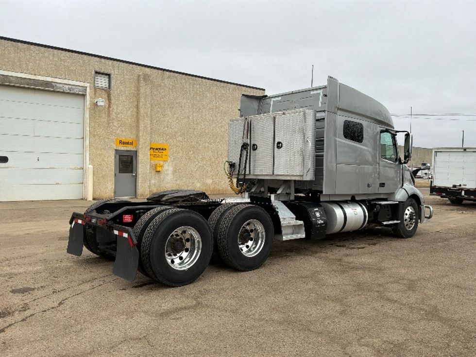 Sleeper Tractor-Heavy Duty Tractors-Volvo-2020-VNL64740-Sioux Falls-SD-461,536\n\t\tmiles-$ 60,000 - Image 7