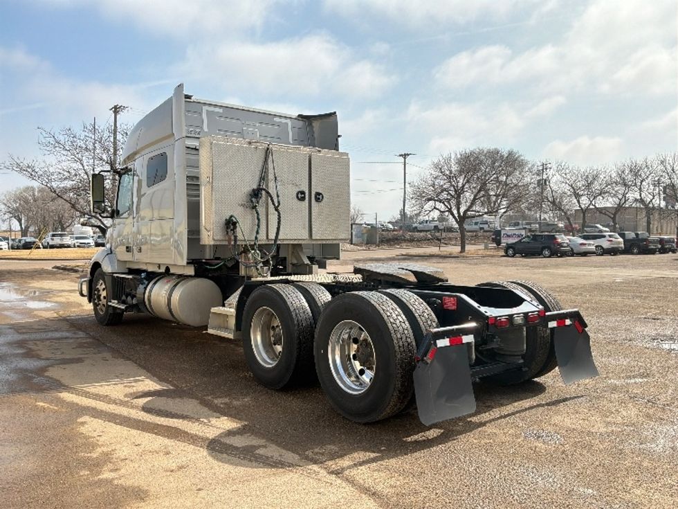 Sleeper Tractor-Heavy Duty Tractors-Volvo-2020-VNL64740-Sioux Falls-SD-575,817\n\t\tmiles-$ 52,500 - Image 5