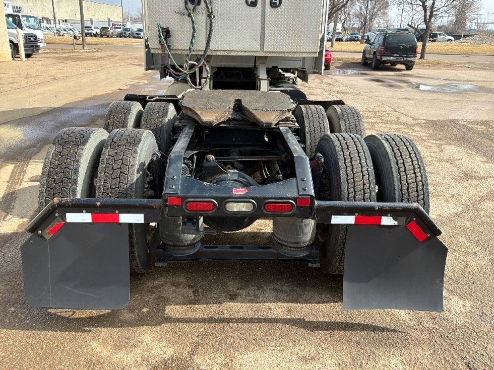 Sleeper Tractor-Heavy Duty Tractors-Volvo-2020-VNL64740-Sioux Falls-SD-575,817\n\t\tmiles-$ 52,500 - Image 6